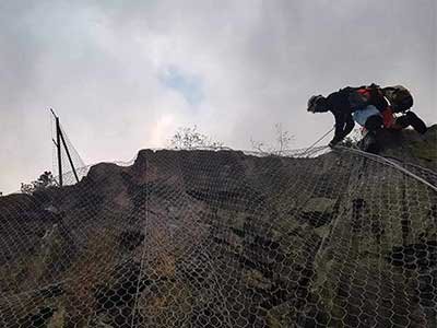 ConfortAlpin servicii profesionale de alpinism utilitar